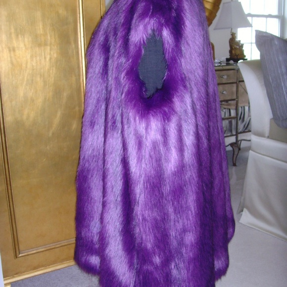 Fabulous Faux Fur Swing Style Vest Long Pile) - Picture 11 of 16